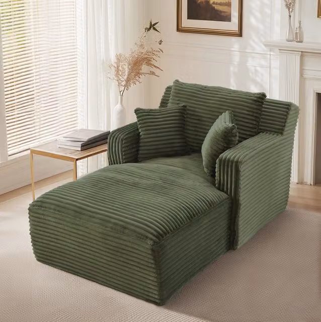 Chaise longue verde in velluto a coste; poltrona relax e divano letto