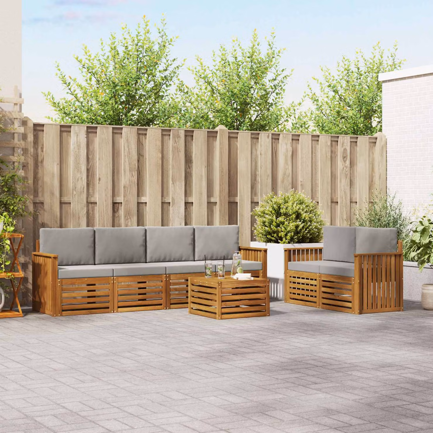 Set di divani da esterno vidaXL 7 pz in legno di acacia con tavolo da caffè e cuscini, colore beige, grigio e marrone