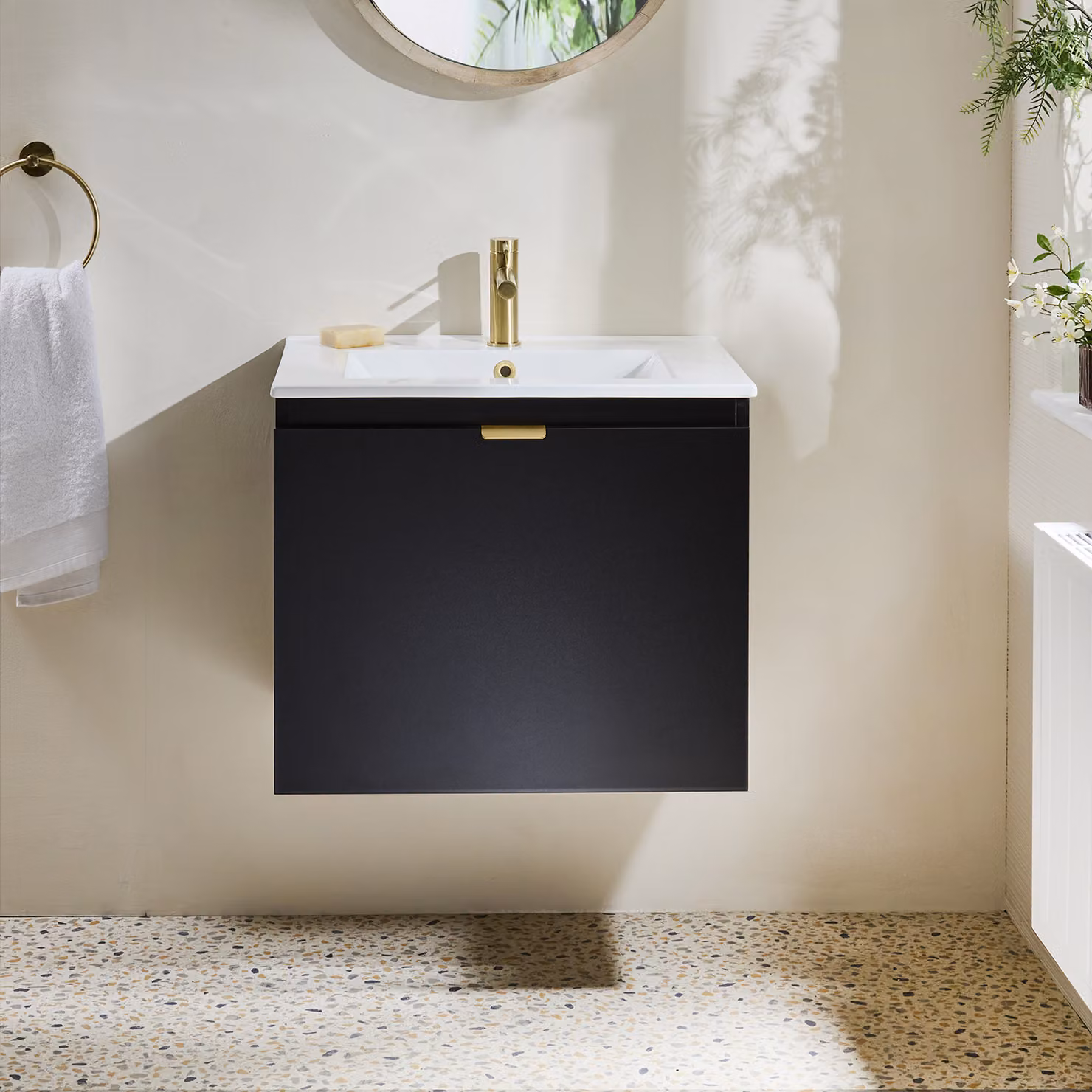Mobile Bagno Grigio Nero Sospeso da 600mm con Lavabo e Maniglia con Impugnatura a Dito in Oro Satinato - Cluo