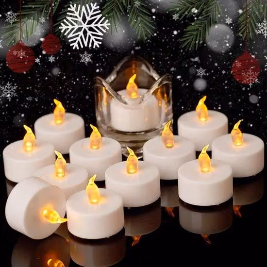 Set di 12 luci LED che emettono una luce calda e realistica, con effetto fiamma tremolante. Funzionamento a batteria, durata superiore a 200 ore. Ideale per feste e decorazioni natalizie. Classe di efficienza energetica E
