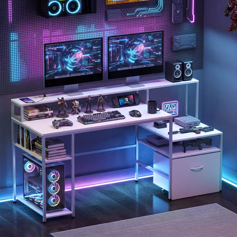 Scrivania da gaming e ufficio Costway moderna con stazione di ricarica e ripiani per monitor e stampante, colore bianco opaco