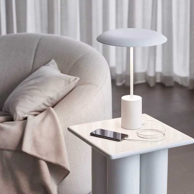 Beacon Lighting Lampada da tavolo a LED Smith, dimmerabile, Bianco / Opale, Soggiorno / Sala da pranzo, Metallo, Lampada da tavolo LED
