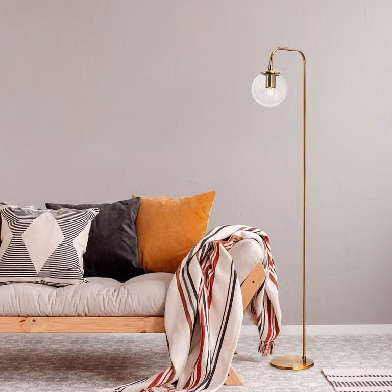 Opviq, lampada da terra vintage con struttura in metallo, 27 x 27 x 146 cm | Paralume in vetro, attacco E14, max. 40 W | Design elegante per hotel e abitazioni, IP20, colore rame.