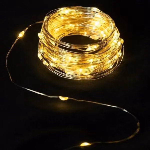Catena luminosa a LED, filo di rame, 10 metri, luce bianco caldo, alimentazione a batteria (3 batterie AA)