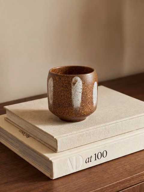 Candela da tavolo Deia Kenay Home in ceramica bianca e marrone a righe, forma rotonda