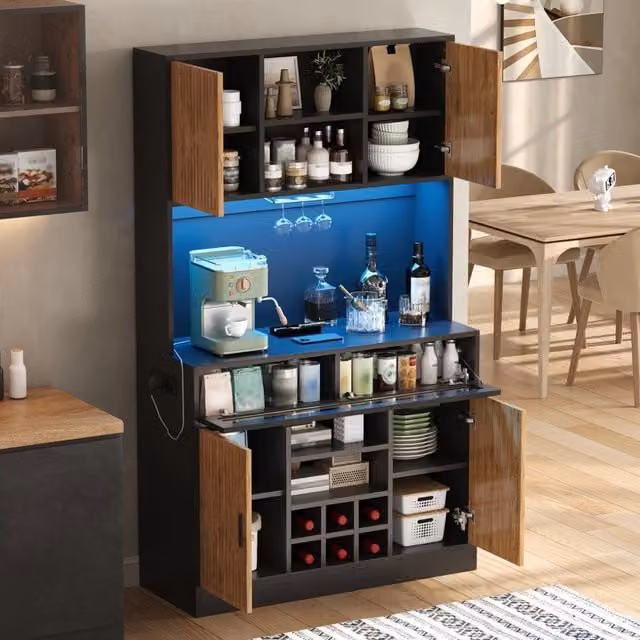 Mobile colonna da cucina con LED RGB prese USB portabicchieri e portabottiglie estraibile MDF naturale 105 × 40 × 180 cm