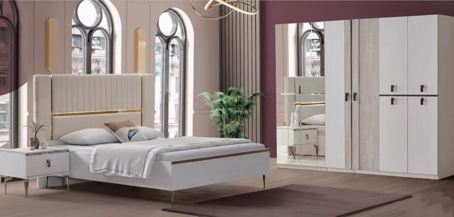 Camera da letto elegante, letto di design, comodini raffinati, armadio di pregio