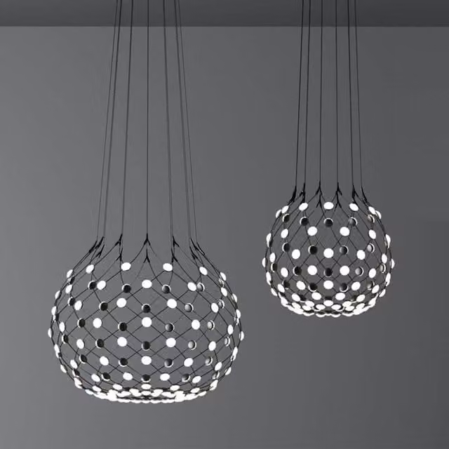 Luceplan Mesh Lampada a Sospensione LED Dimmabile in Metallo Nero con Luce Bianco Caldo