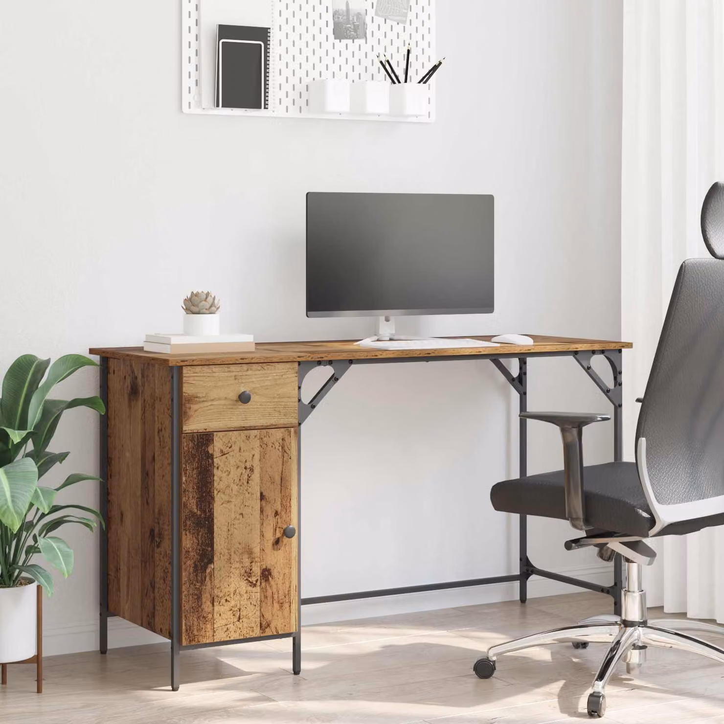Scrivania per computer vidaXL in legno effetto rustico marrone L: 131 cm, P: 48 cm, H: 75 cm