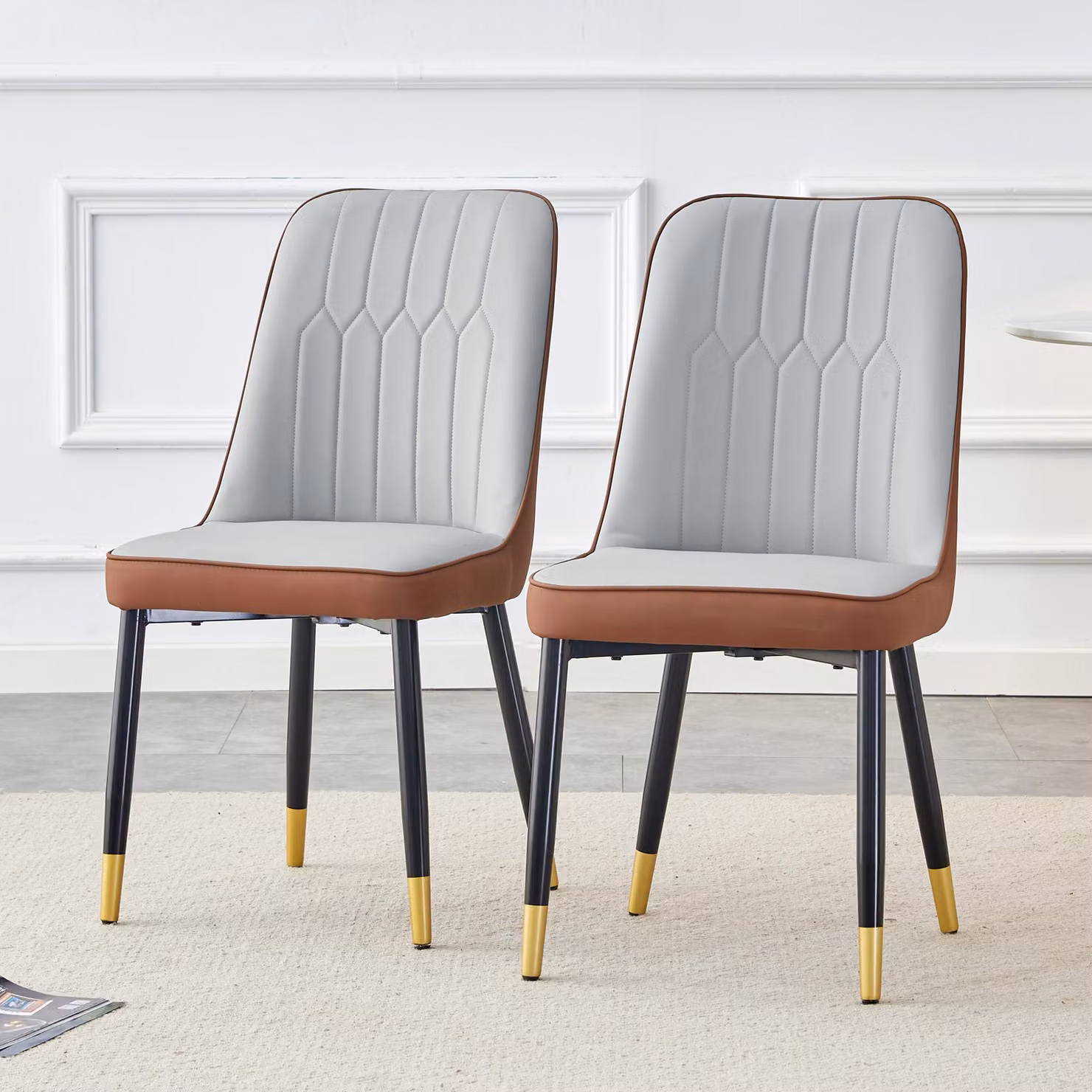 Set di 2 sedie da sala da pranzo STILVORA in Finto cuoio con schienale ergonomico, sedie da cucina con gambe in metallo e struttura robusta, sedie imbottite con piedini antiscivolo e design bicolore, grigio chiaro e marrone