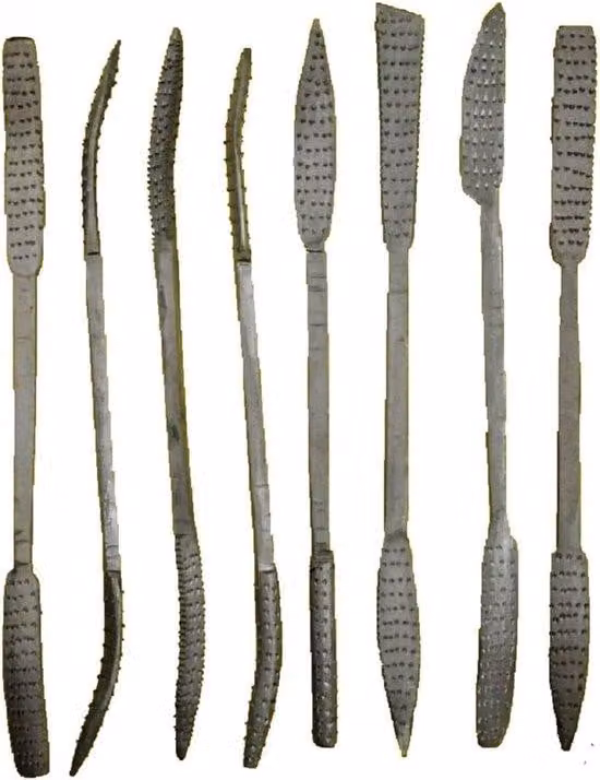 Set da 8 pezzi in legno e pietra pomice, comprendente lime e relativi accessori