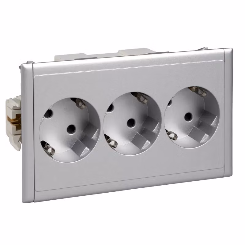 Presa Schneider Electric tripla 5940111