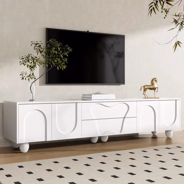 Mobile TV Mivray bianco con ante curve e cassetti, gambe in legno e finitura opaca, L 180 x P 40 x H 42 cm