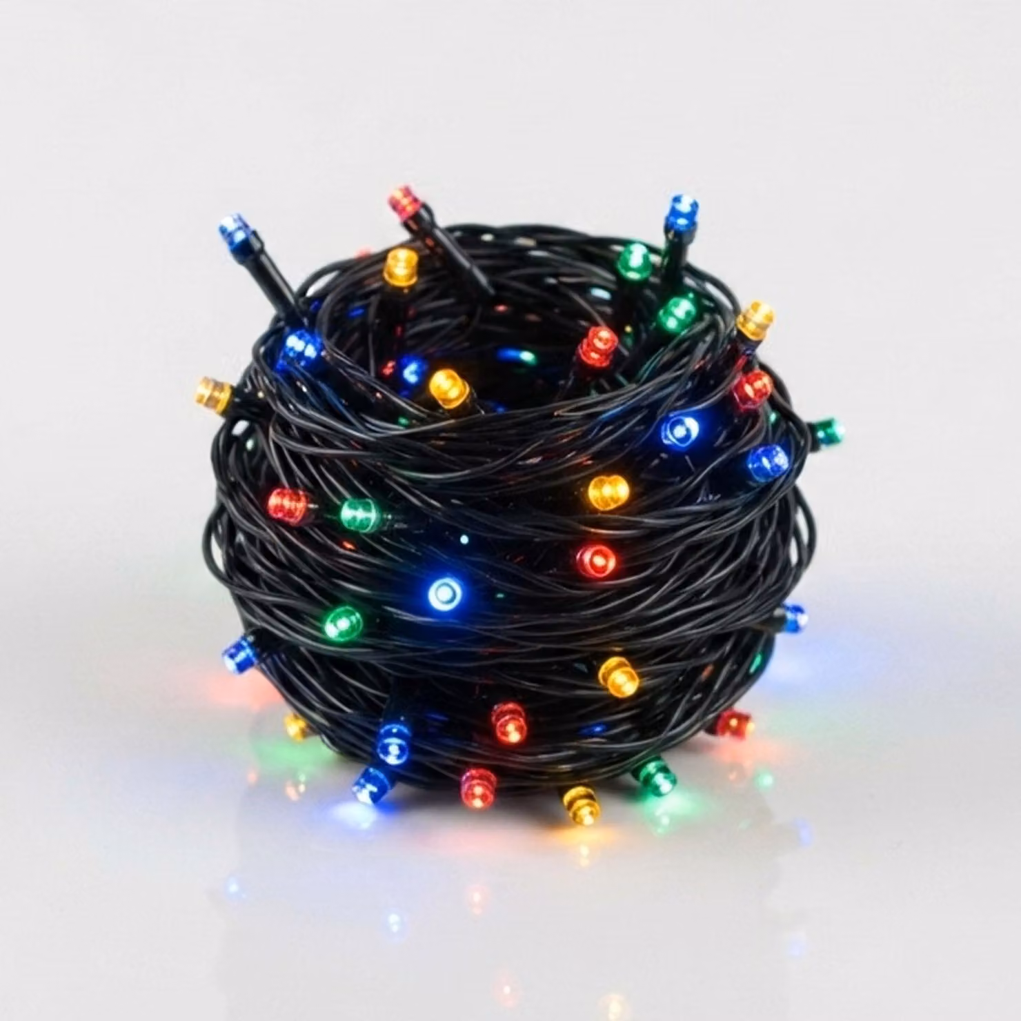 Catena luminosa natalizia a LED, multicolore - 40 LED / 6 metri - Illuminazione decorativa colorata per esterni, con timer