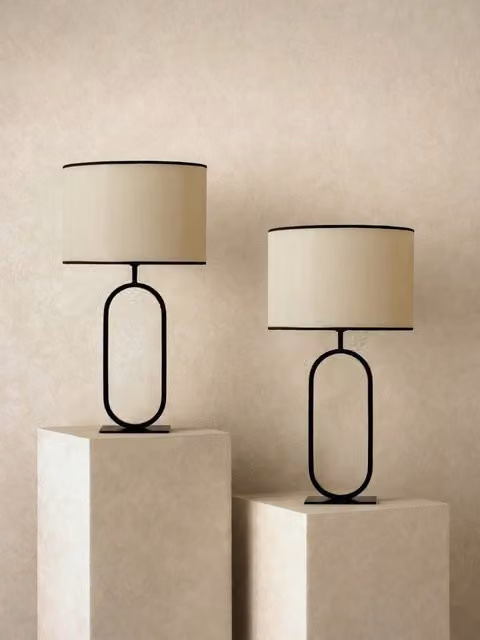 Set di 2 lampade da tavolo Bourse Kenay Home in metallo e tessuto, bianche e nere