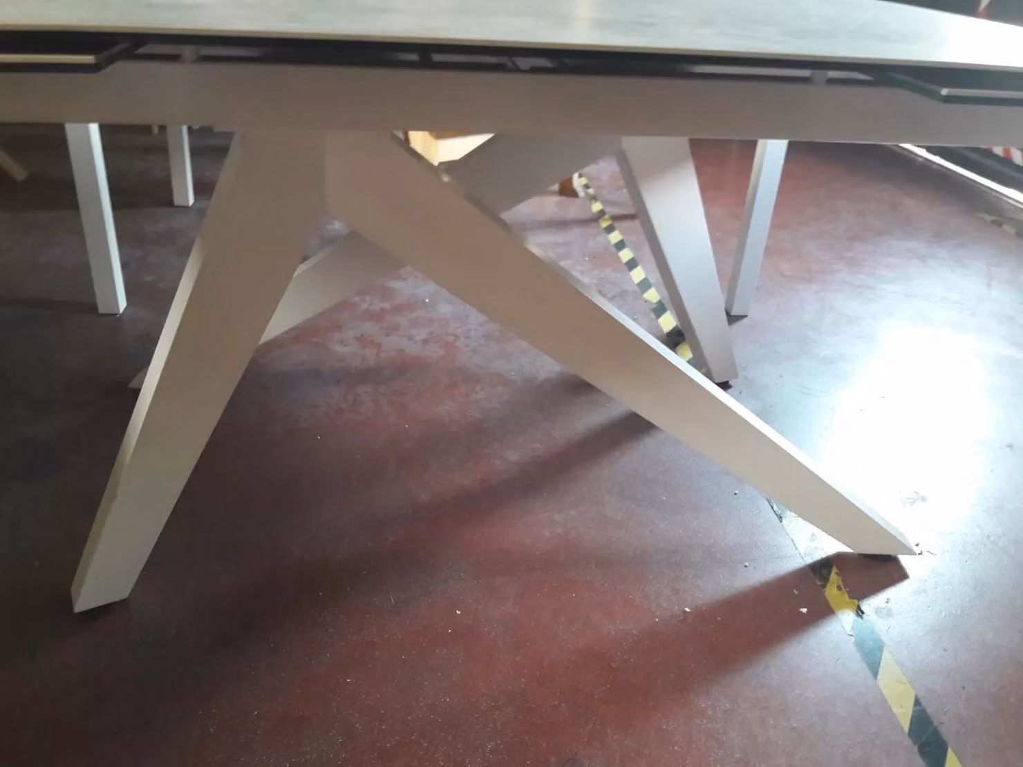 Tavolo estensibile Big Table Mobili 2G con piano in vetro e ceramica finitura beton, L: 160 cm, P: 90 cm, H: 76 cm (aperto 240 cm) – 2
