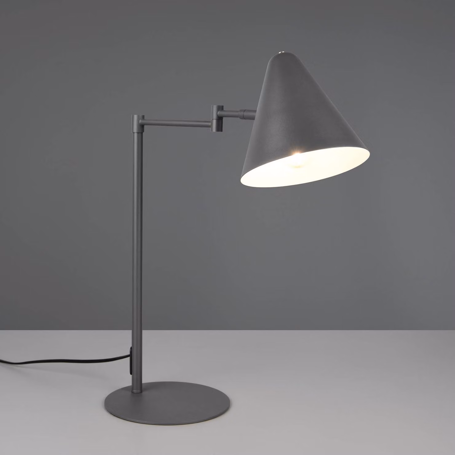 Trio Lighting Lampada da tavolo Cosima, Nero, Soggiorno / Sala da pranzo, Metallo, Moderno, Lampada da tavolo