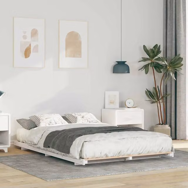 Struttura letto con giroletto e rete in pino massello bianco L/P/H: 190 x 135 x 220 cm
