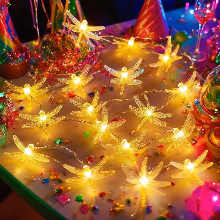 Catena luminosa "Libellula", 3 metri, 20 LED, alimentazione USB, luce bianco caldo, per uso interno