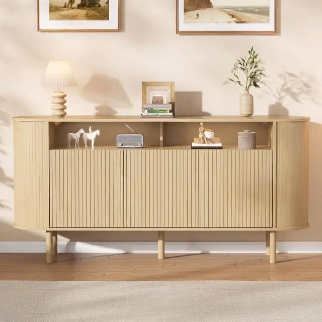 Credenza con 3 ante ondulate e 2 vani aperti in truciolare naturale con gambe in legno 160 × 40 × 78.5 cm