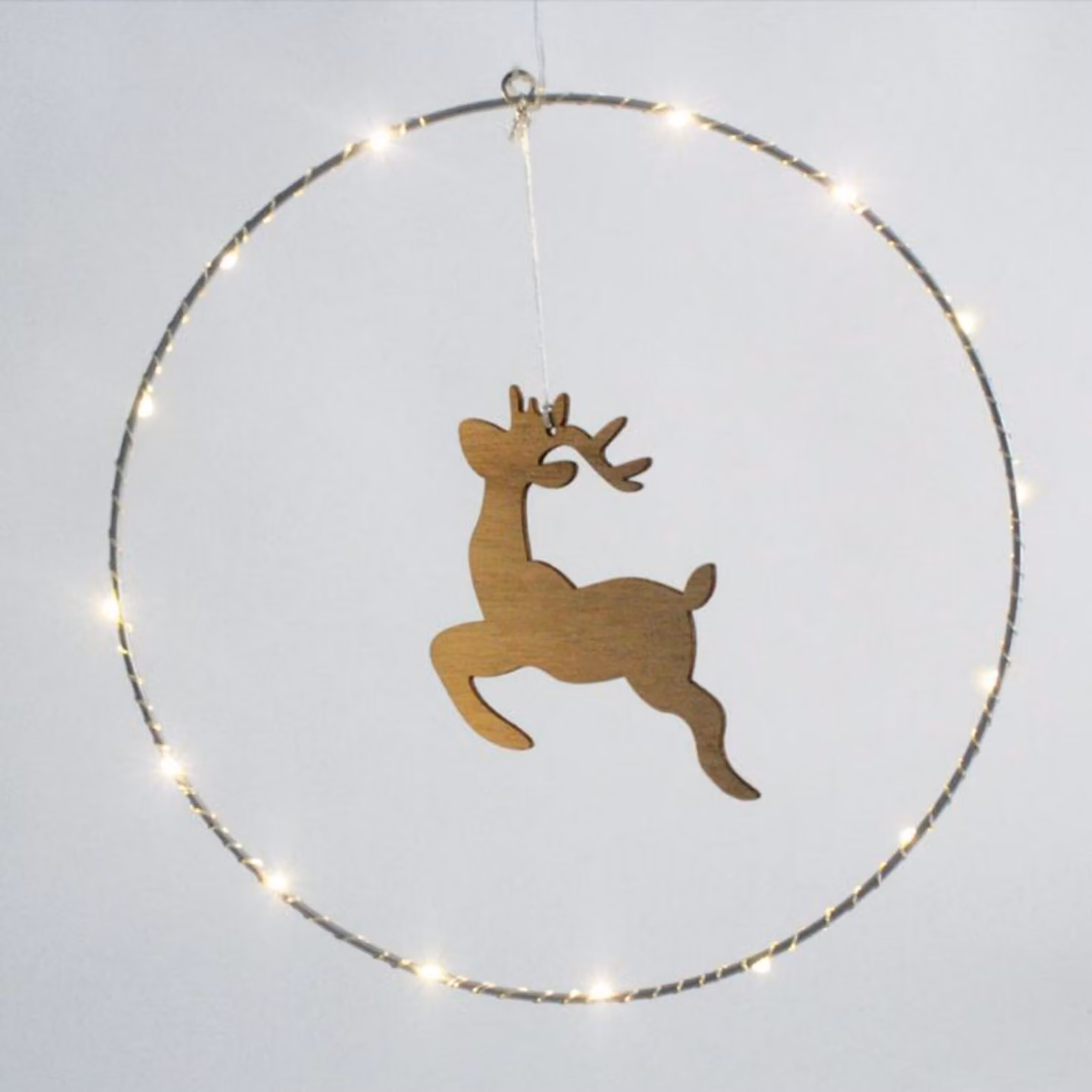ACA Lighting cerchio decorativo sospeso con renna 20 MINI LED WW argento batteria rame 3xAA IP20 diametro 30cm (15x13cm), cavo di alimentazione trasparente 30cm X09201103