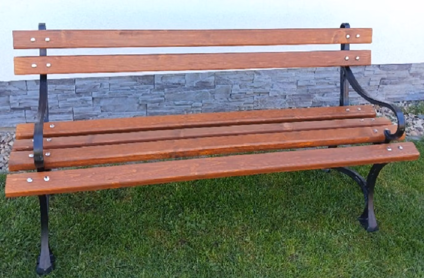 Panchina da giardino KRÁLOVSKÁ con braccioli 150 cm 1 pezzo