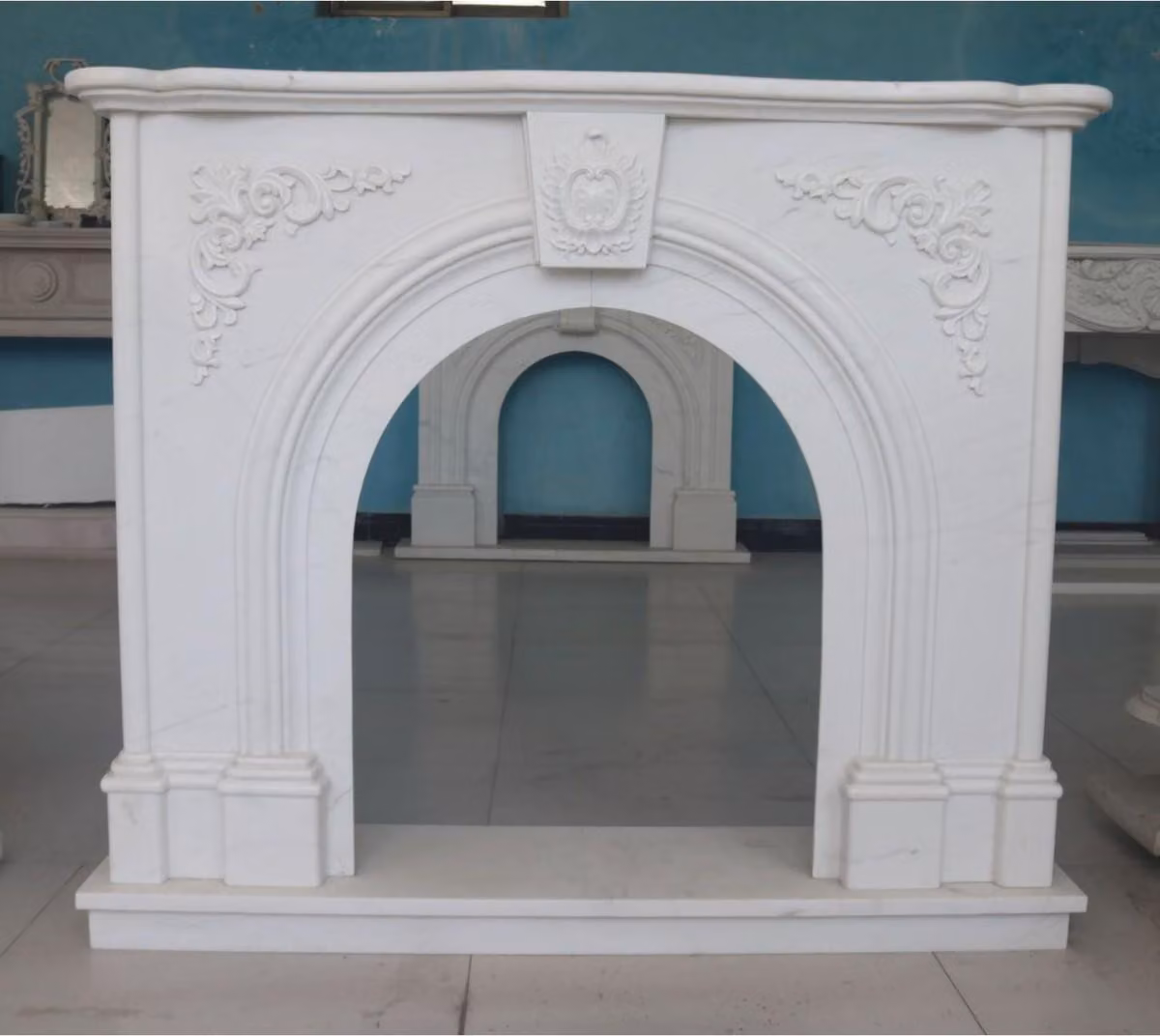 Casa Padrino Caminetto barocco in marmo bianco 130 x h. 110 cm - Arredamento barocco