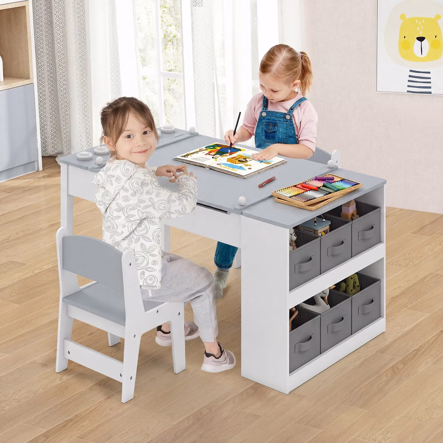 Costway Tavolo multifunzione in legno per bambini con piano inclinabile e rotolo di carta, Set tavolo da disegno e cavalletto Grigio