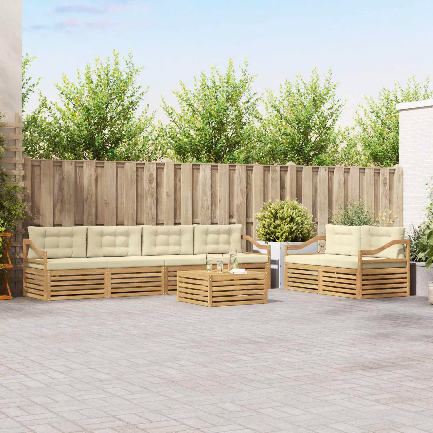 Set di divani da esterno vidaXL 7 pezzi in legno di acacia con cuscini, colore bianco e beige