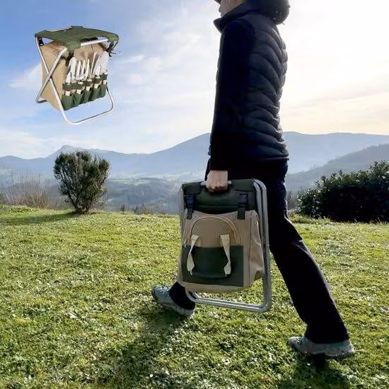Sedia pieghevole da giardino Unyqoos® con set di 5 utensili e borsa portaoggetti, struttura in acciaio resistente fino a 100 kg, utensili con testa in acciaio e manici ergonomici in legno