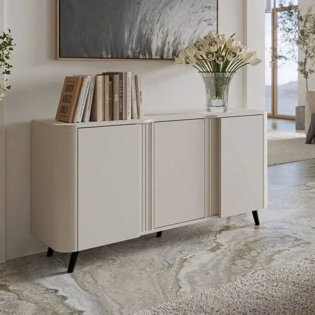 Madia da salotto DMORA Loreo, mobile moderno beige con ante battenti e vani interni, L 151 x P 42 x H 70 cm – 1