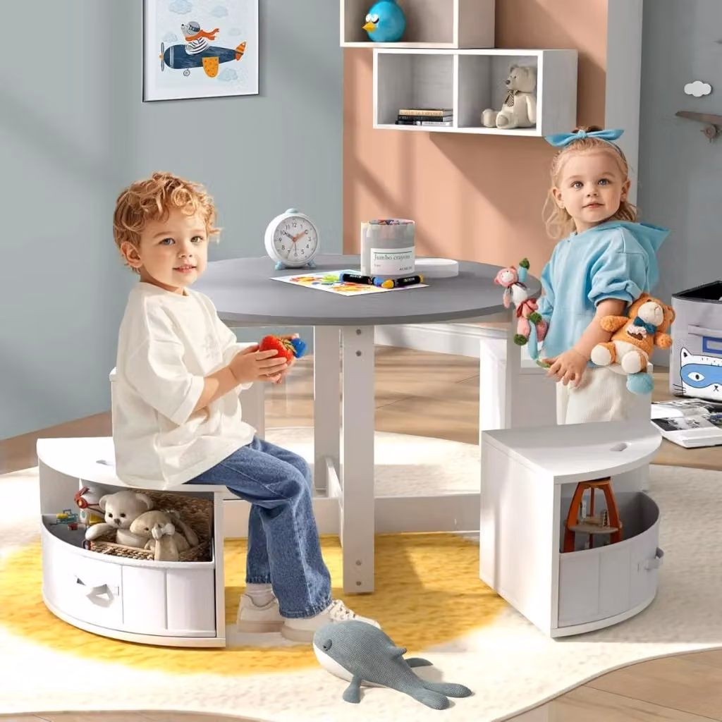 Set tavolo e sedie per bambini composto da tavolo rotondo e 4 sgabelli con ripiano e cassetti in tessuto, Grigio e Bianco – 2