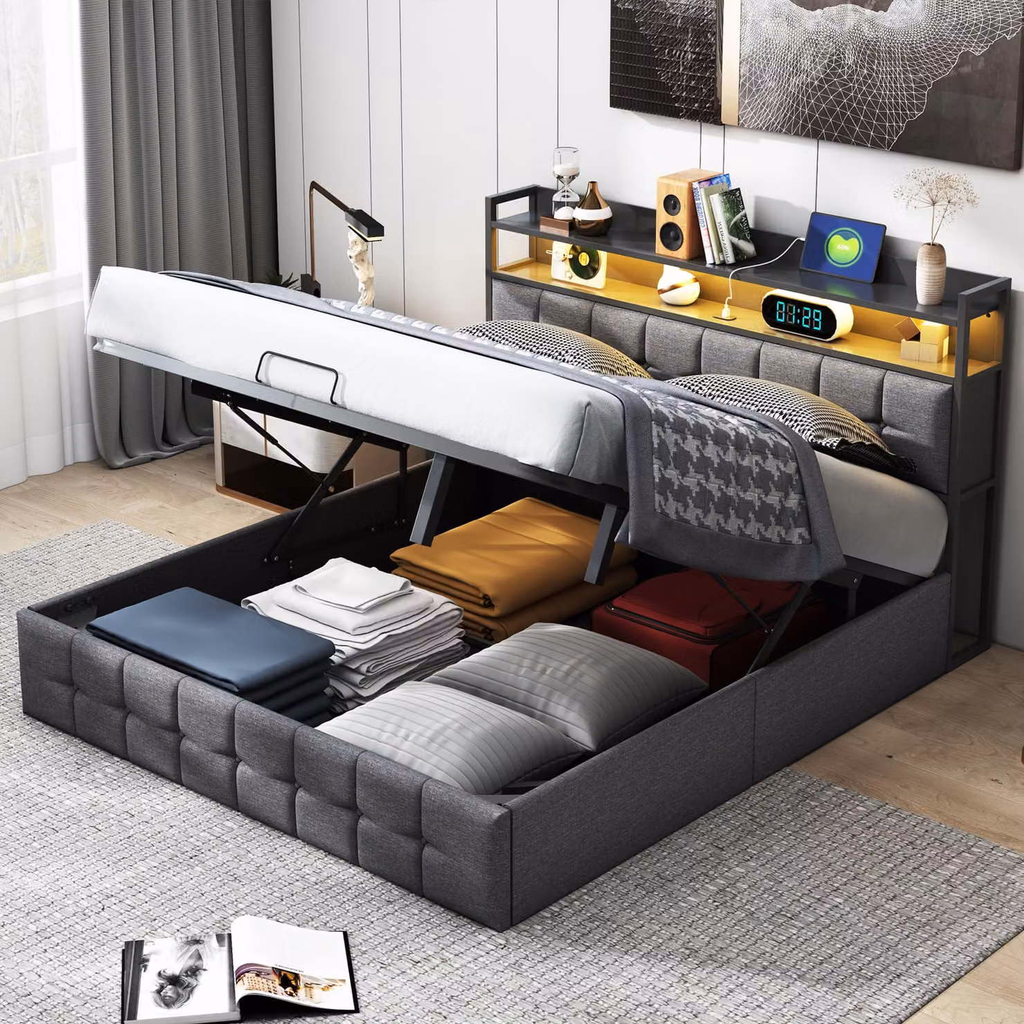Letto imbottito Moonbite, dimensioni 140x200 cm, rivestito in velluto, con illuminazione LED perimetrale e dettagli in metallo. Include: 24 tasti, 16 colori, connessione USB di tipo C