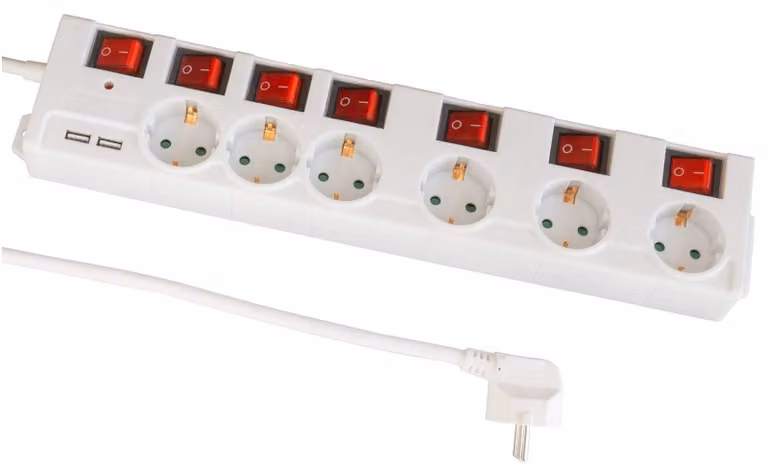Ciabatta multipresa a 6 prese con porte USB e protezione da sovratensione