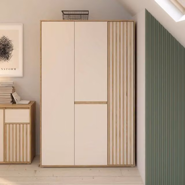 Armadio Neutra con 3 ante con dettaglio cannettato cahsmere e rovere