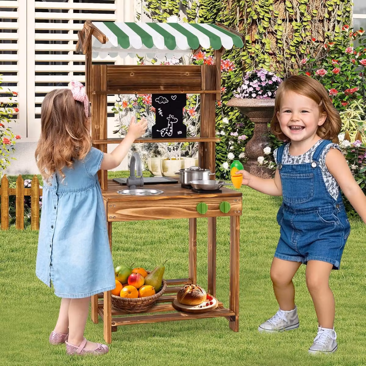 Cucina da gioco Costway in legno con tettoia, lavagna e lavello, modello a doppio lato, colore marrone