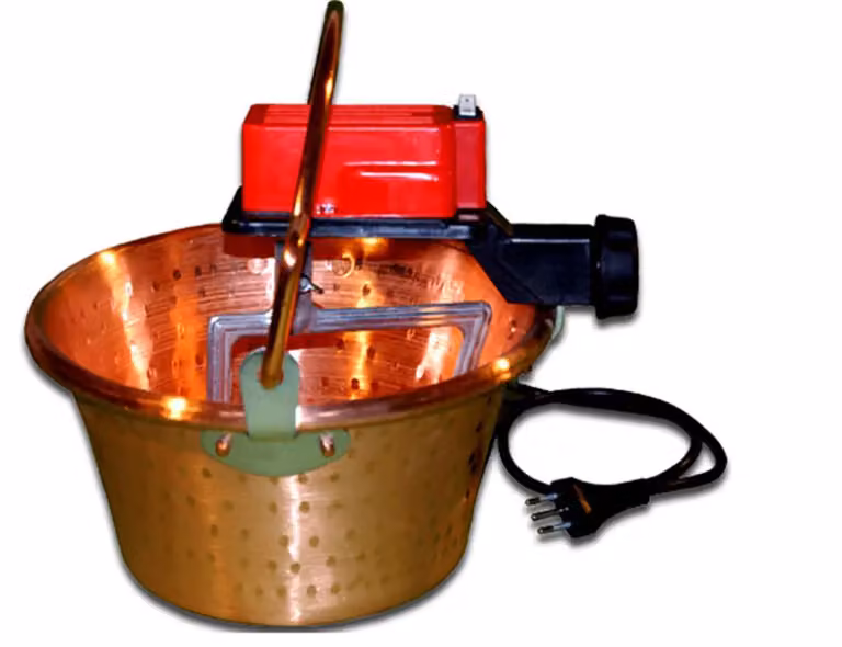 Paiolo elettrico in rame martellato a fondo piano, diam. 26cm (Mot. 5W)