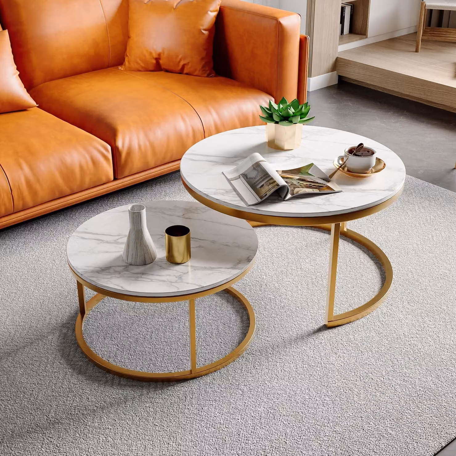 Set di 2 tavolini da salotto - Forma rotonda - Piano in legno e base in metallo - Colore oro