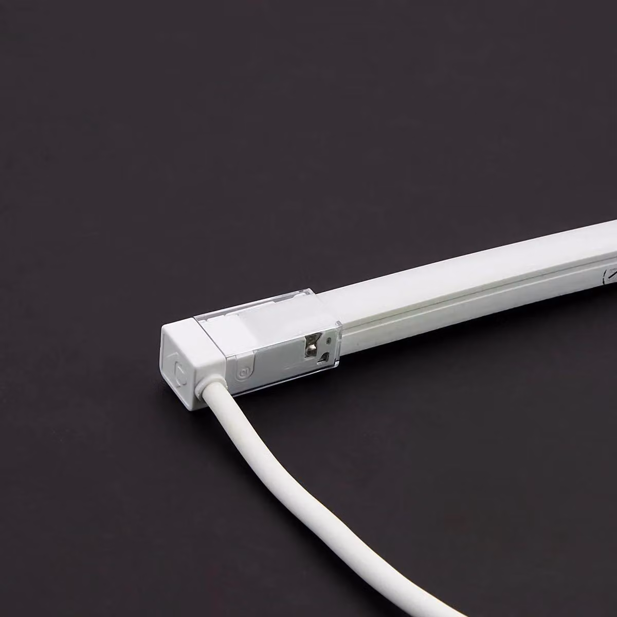 ARELUX XMAGIS 13x12: elemento terminale per l'accesso all'alimentazione, da lato, direzione sinistra