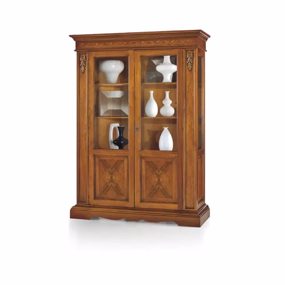 Vetrina Shopinnovativo in stile arte povera con 2 ante in vetro e 4 ripiani, realizzata in legno massello e MDF, finitura noce Bassano, L: 155 cm, P: 48 cm, H: 210 cm – 2