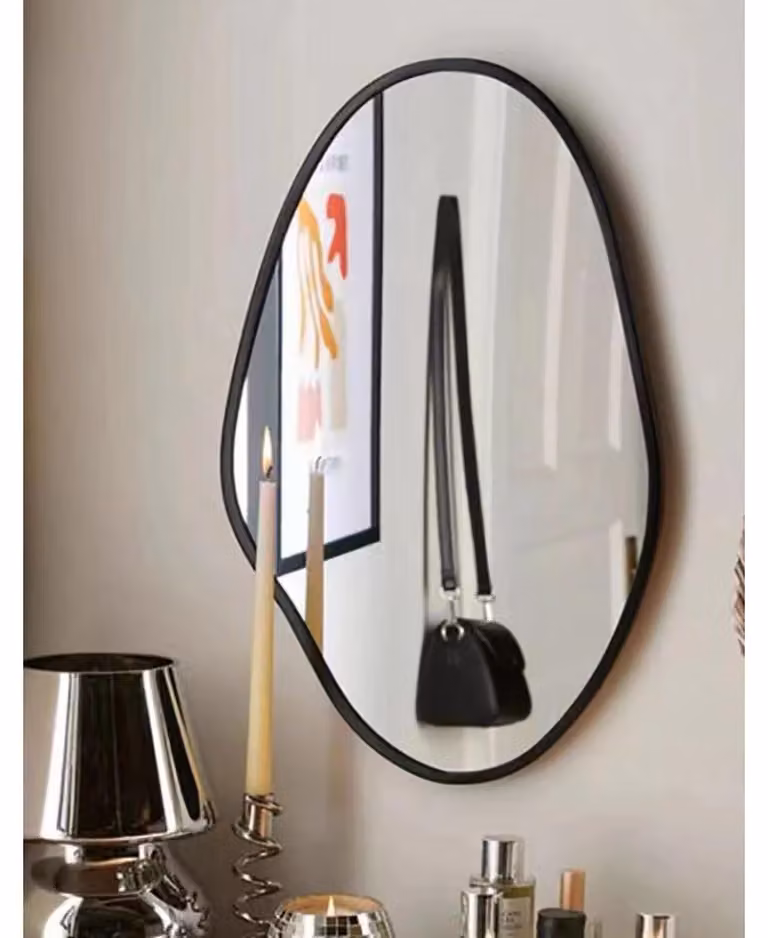 Specchio da trucco irregolare con cordino