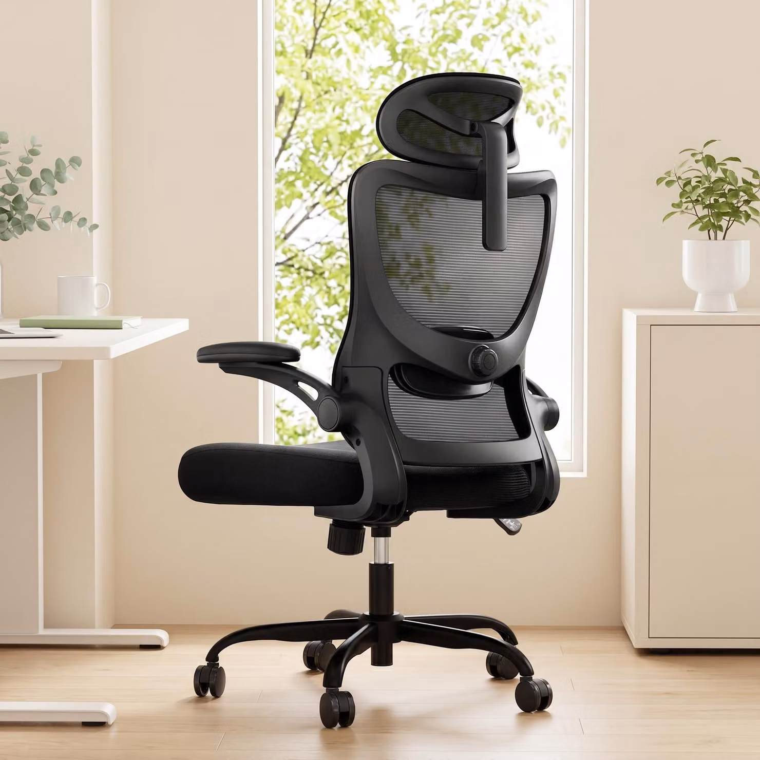 Sedia da ufficio ergonomica con supporto lombare regolabile