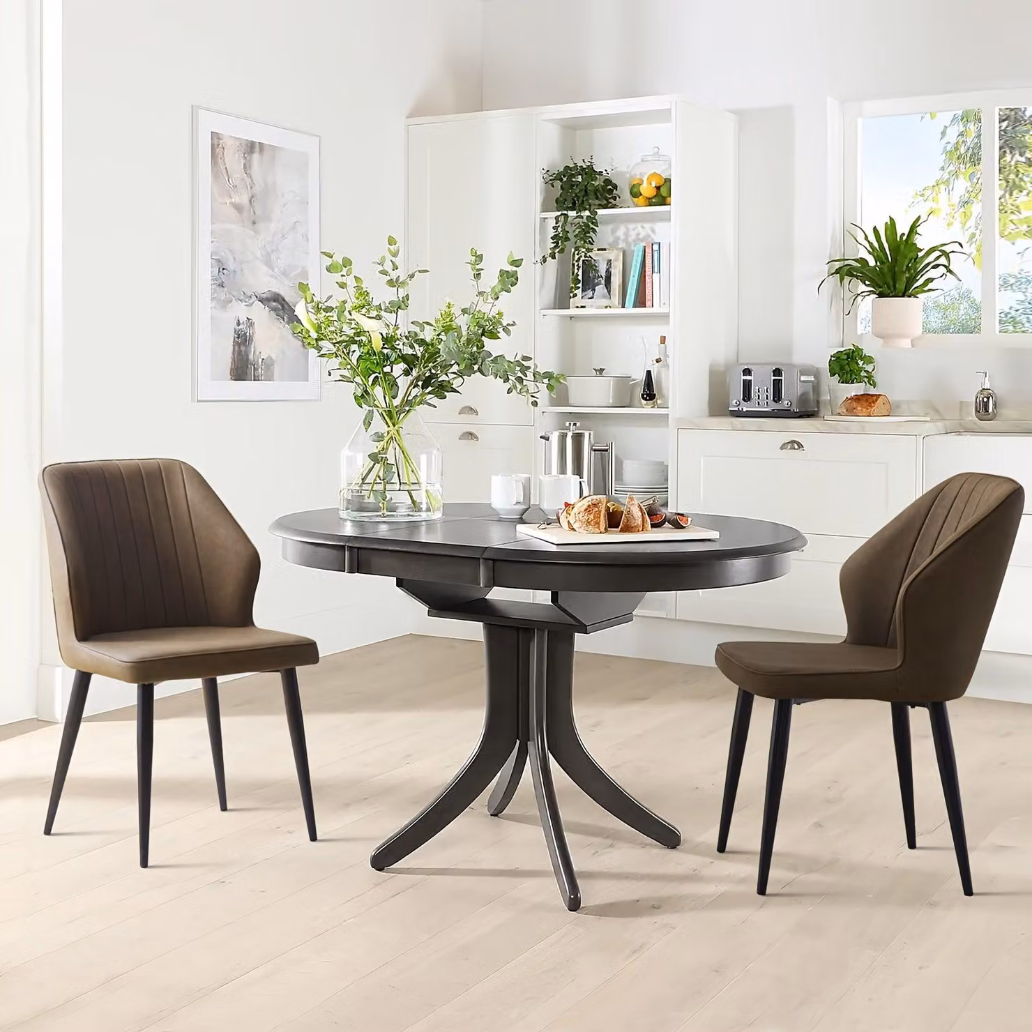 Sedie da pranzo in ecopelle – Set di 2 poltrone con imbottitura in memory foam e gambe in metallo – Marrone
