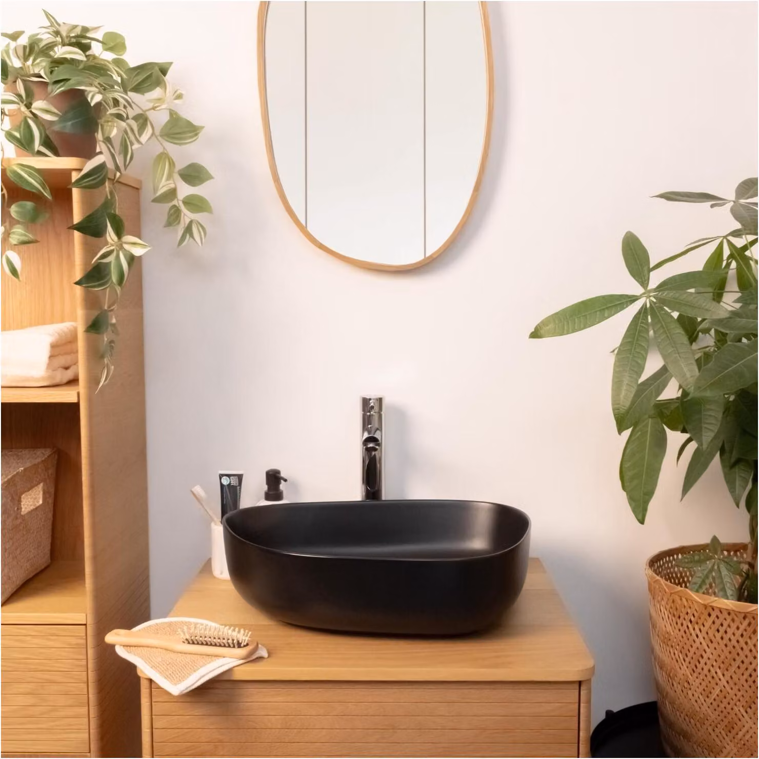 Lavabo da appoggio ORION in Vetroceramica nera a forma di ciottolo, 48x35,5cm