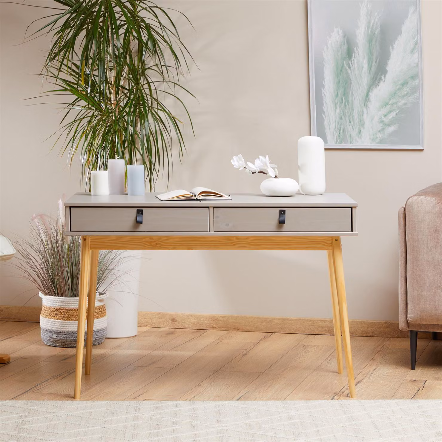 Scrivania WANDA con 2 cassetti in legno massello, grigio/naturale - Scrivania da ufficio con gambe coniche, mobili da ufficio per l'home office con spazio contenitivo