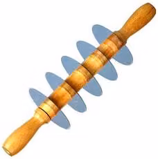 Taglia pasta mattarello con 5 lame lisce in legno marrone Elettro Center Art 001