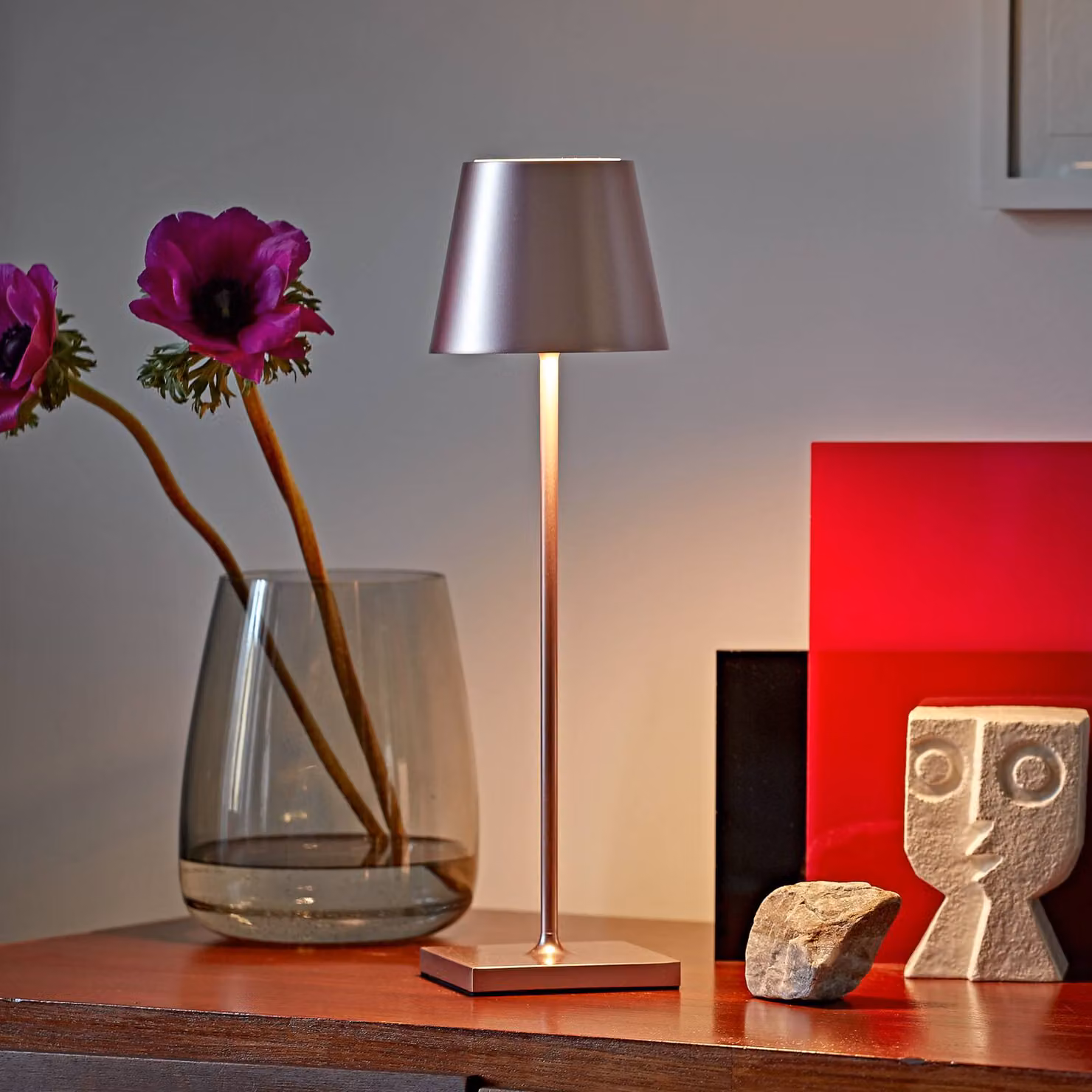 Sigor Lampada da tavolo a LED batteria Nuindie, USB-C, oro rosa, IP54, dimmerabile, Ottone / Oro, Soggiorno / Sala da pranzo, Alluminio, Moderno