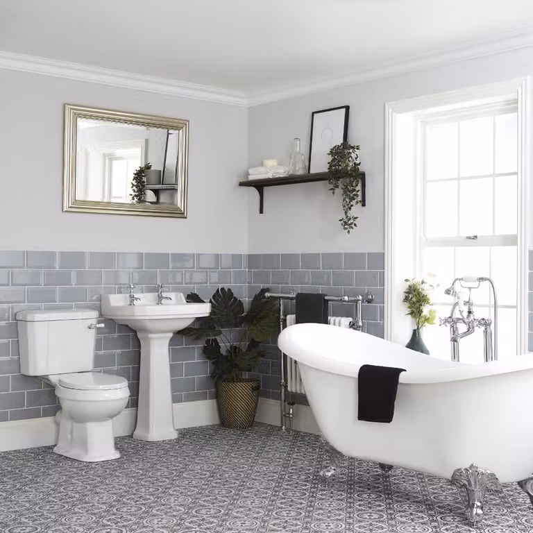 Set Bagno Tradizionale Completo di Vasca Freestanding, Sanitario WC e Lavabo a 1 Foro su Colonna - Richmond