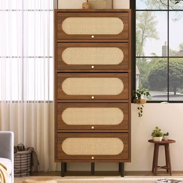 Credenza alta in noce con rattan, 5 ante ribaltabili e vani contenitore, per soggiorno e cucina, 80 × 40 × 163 cm