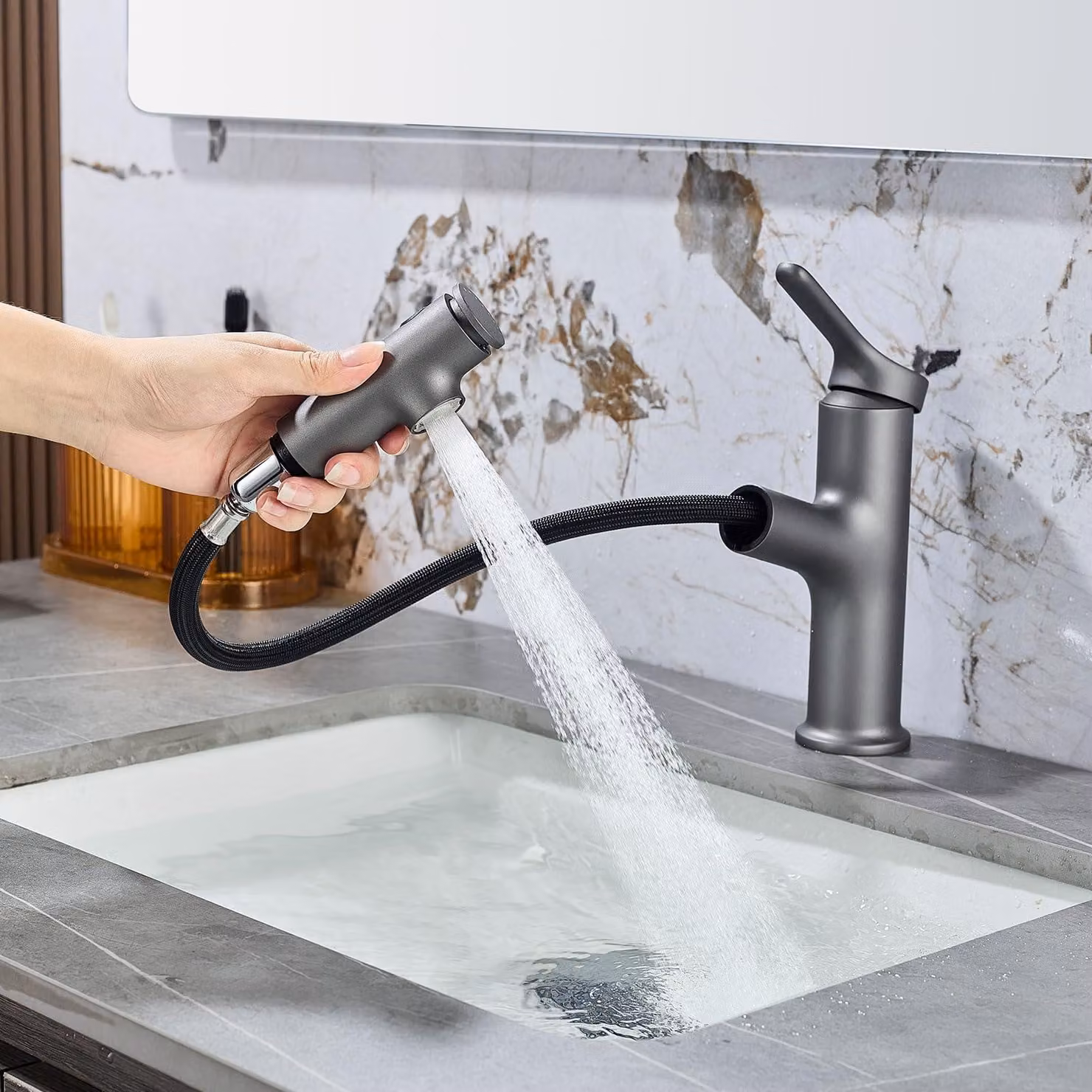 Rubinetto per lavabo con doccetta estraibile, colore grigio argento